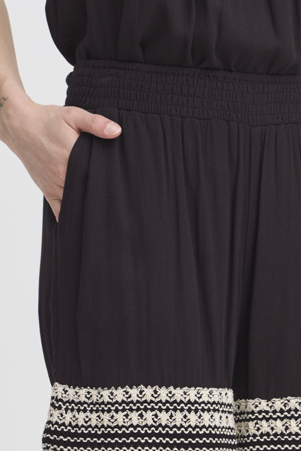 Ragni Embroidered Shorts