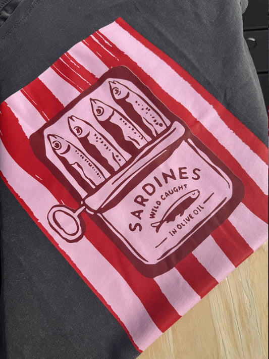 Sardines Tee - Pink/red