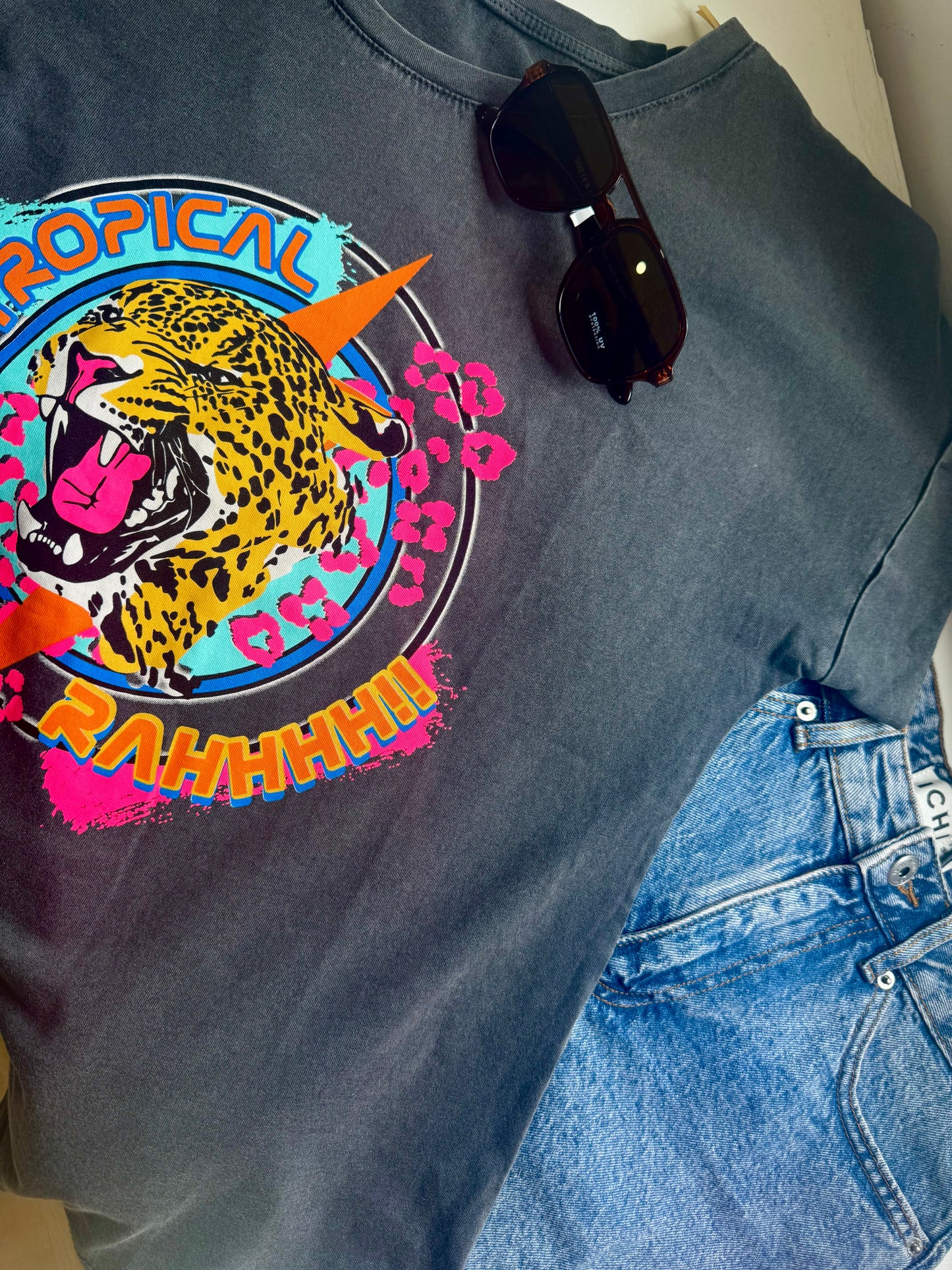 Tiger Tropical Tee - Grey